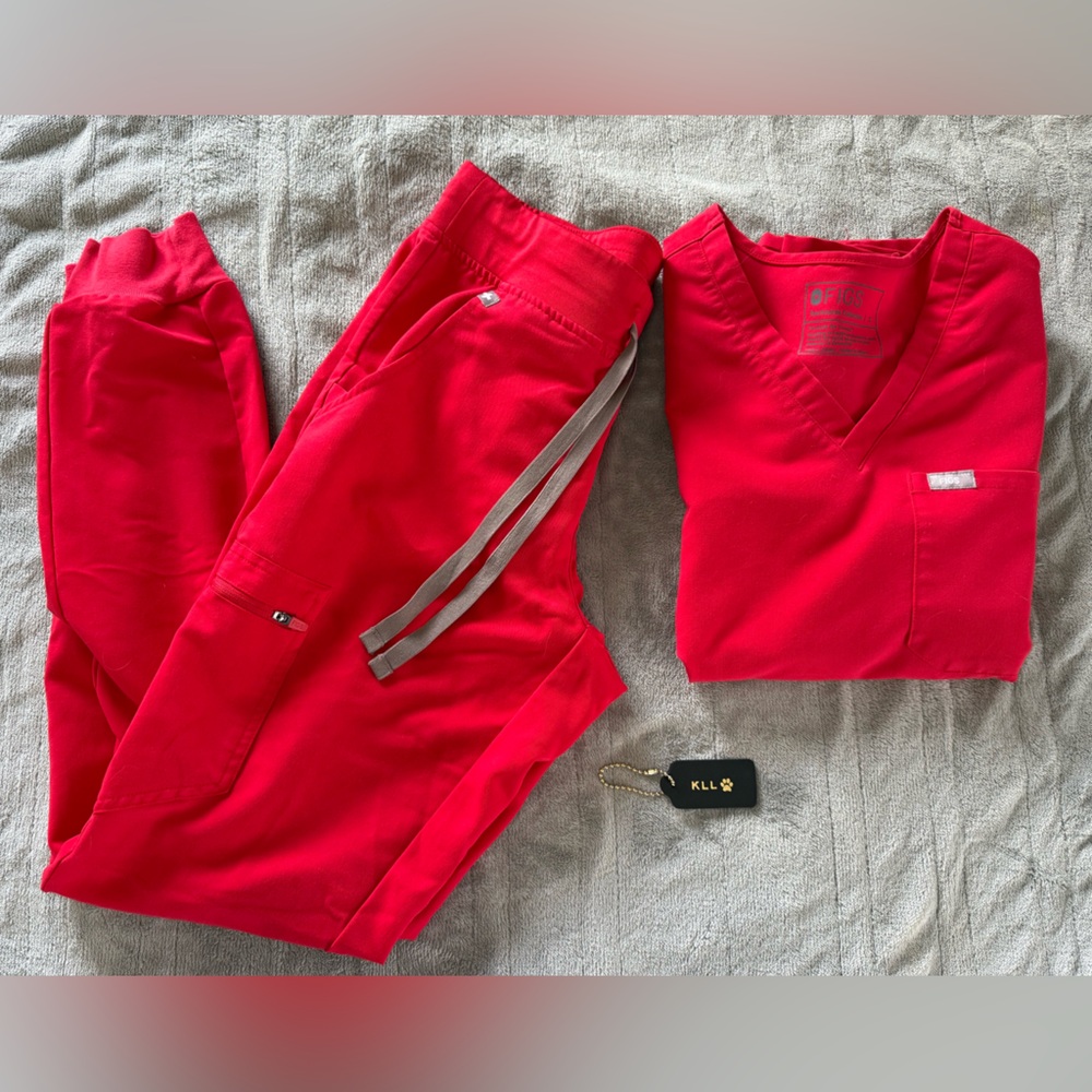 FIGS Red Scrub Set - Small TALL